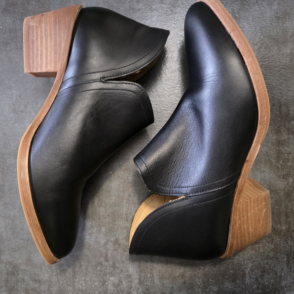 Nisolo Mia Everyday Ankle Bootie, Black, Size 10 - Picture 5 of 9